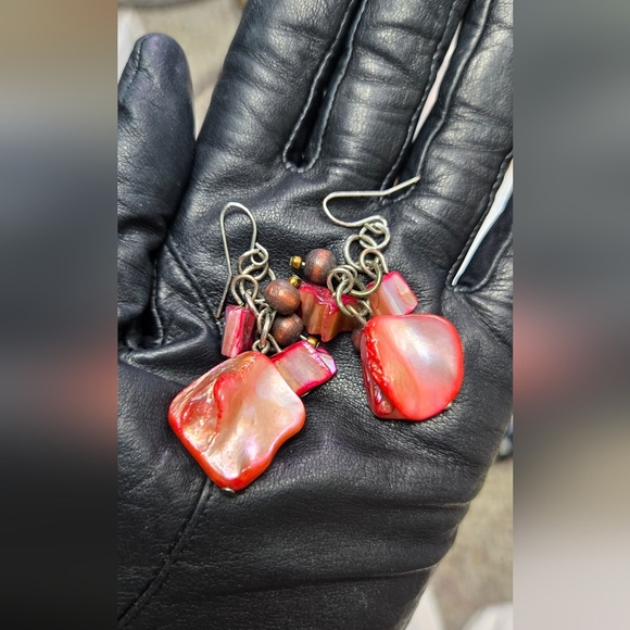 Vintage Handmade Shell and Beads Red Dangle Earrings - Picture 14 of 17